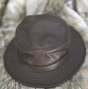 Minnetonka Deerskin Brown Bucket Hat With Pigskin Lining. Size XL